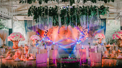 Top 5 Custom Wedding Signs for a Glamorous Reception