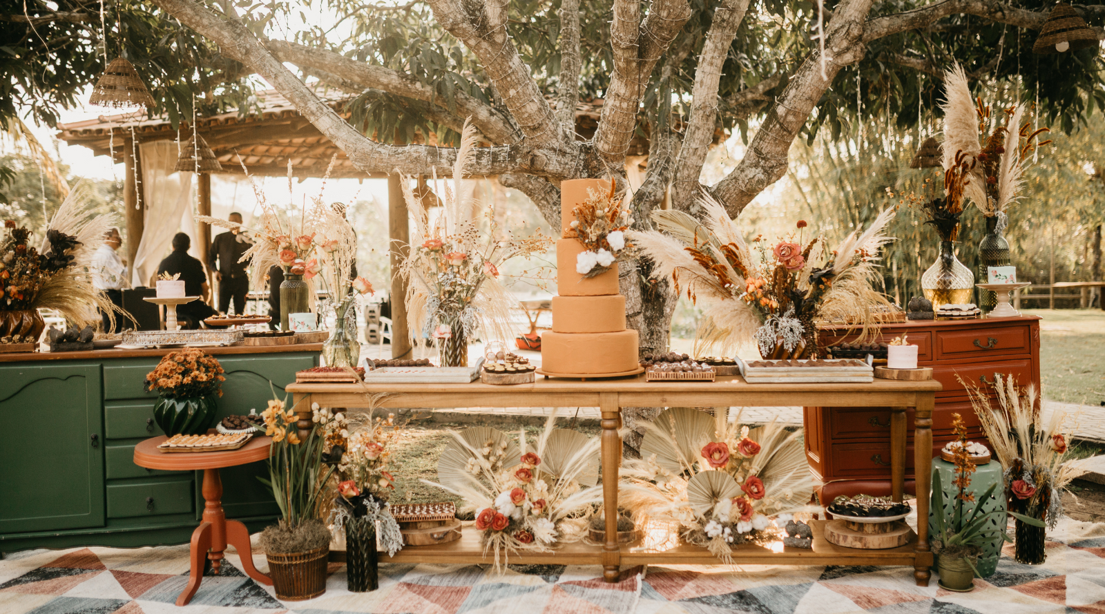 Top Custom Wedding Signs for a Boho-Chic Wedding