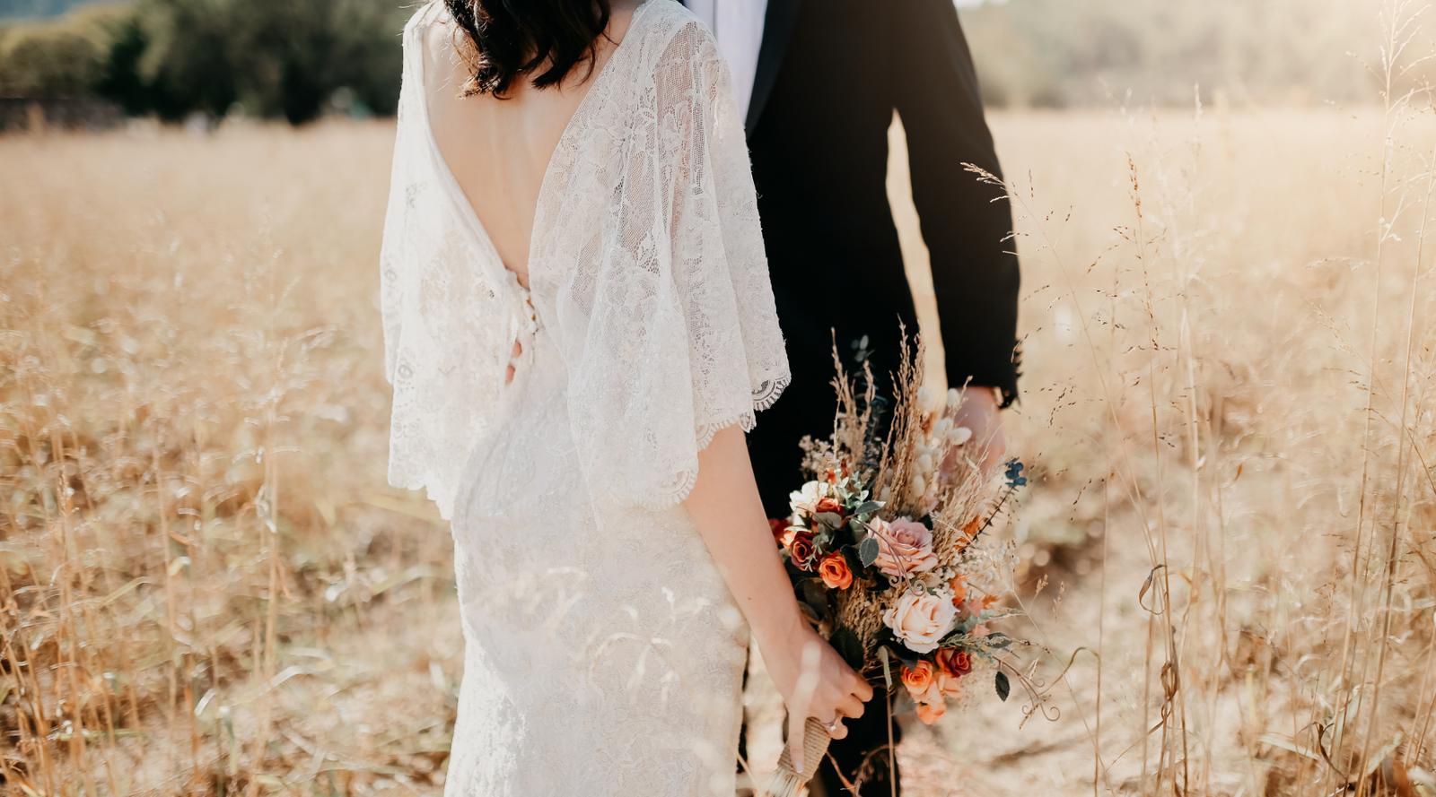 Top 5 Custom Signs for Ensuring a Smooth Wedding Day