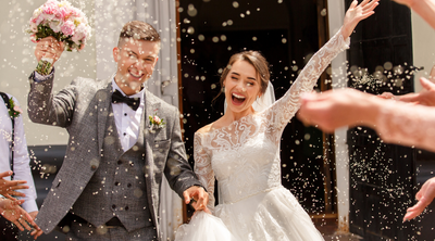 The Role of Custom Signs in Wedding Day Coordination