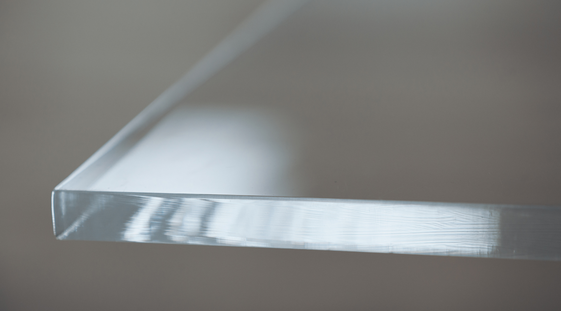 How to Choose Between PVC and Acrylic for Your Wedding Signs