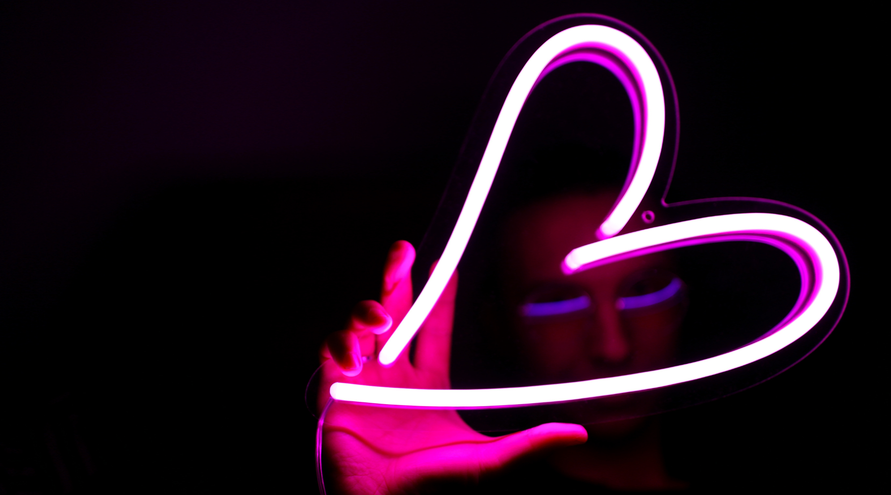 5 Reasons LED Neon Signs Are the Perfect Statement Piece for Modern Weddings