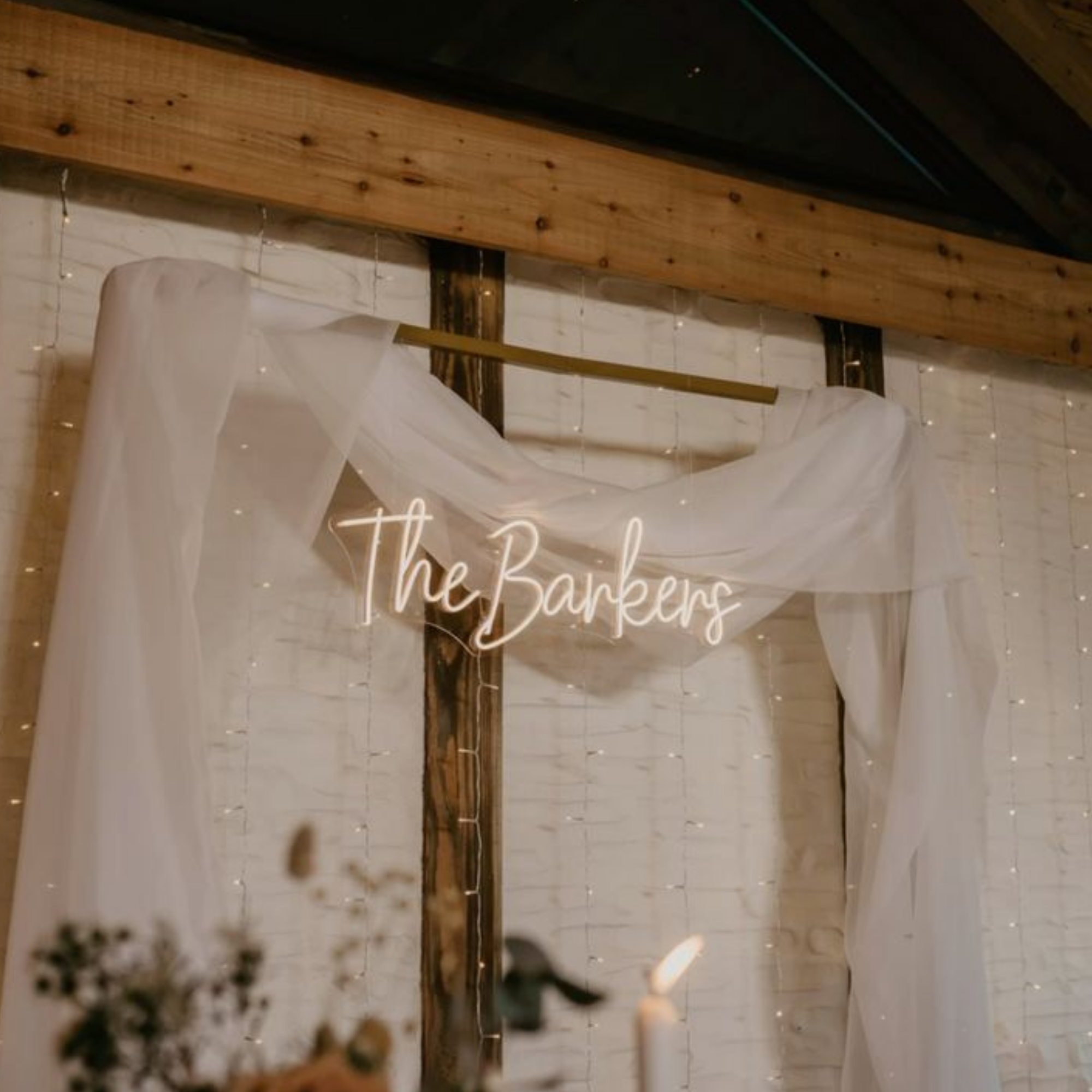 Mixing Materials: Acrylic, Neon & More for a Modern Wedding