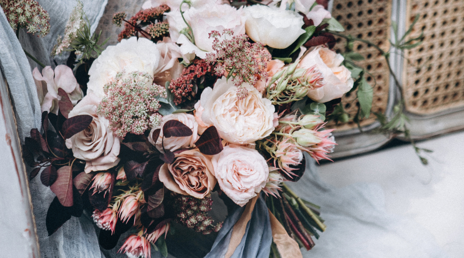 Tips for Incorporating Seasonal Flowers into Your Wedding Decor