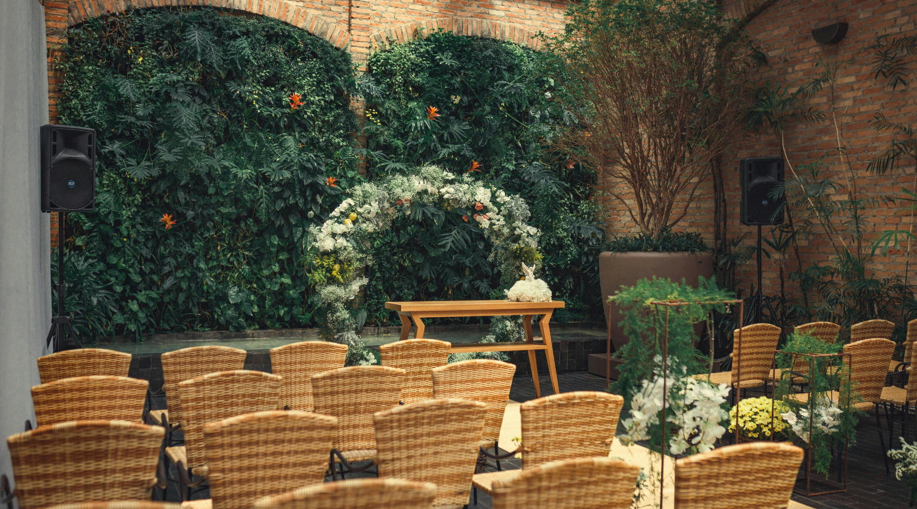 Tips for Planning a Wedding Ceremony in a Non-Traditional Venue