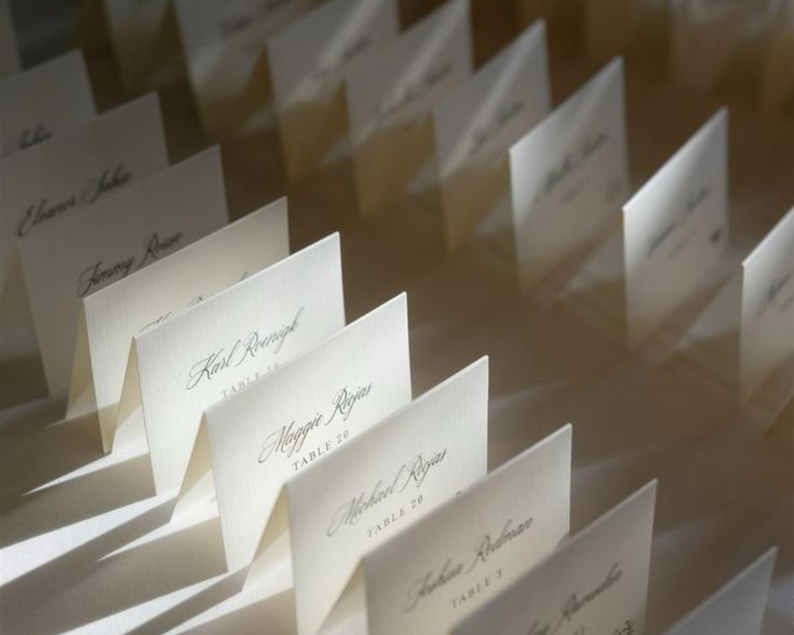 Seating Chart vs. Escort Cards: Which Is Right for Your Reception?
