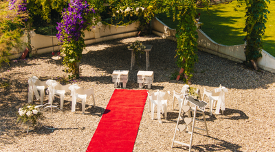 How to Plan a Micro Wedding: Small Guest List, Big Celebration
