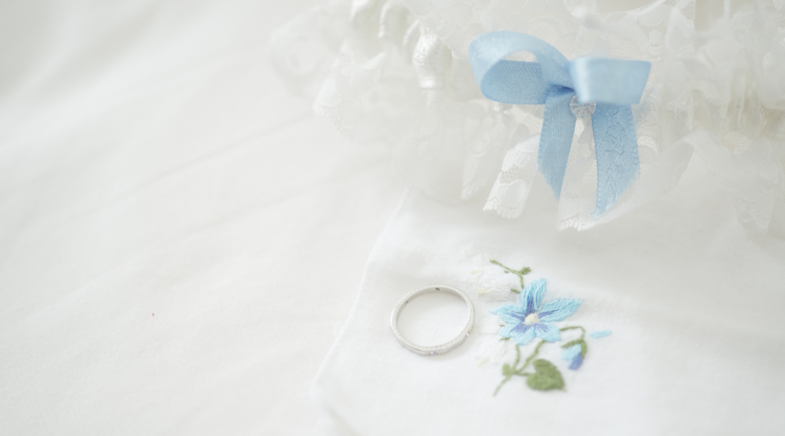 How to Incorporate Family Heirlooms into Your Wedding