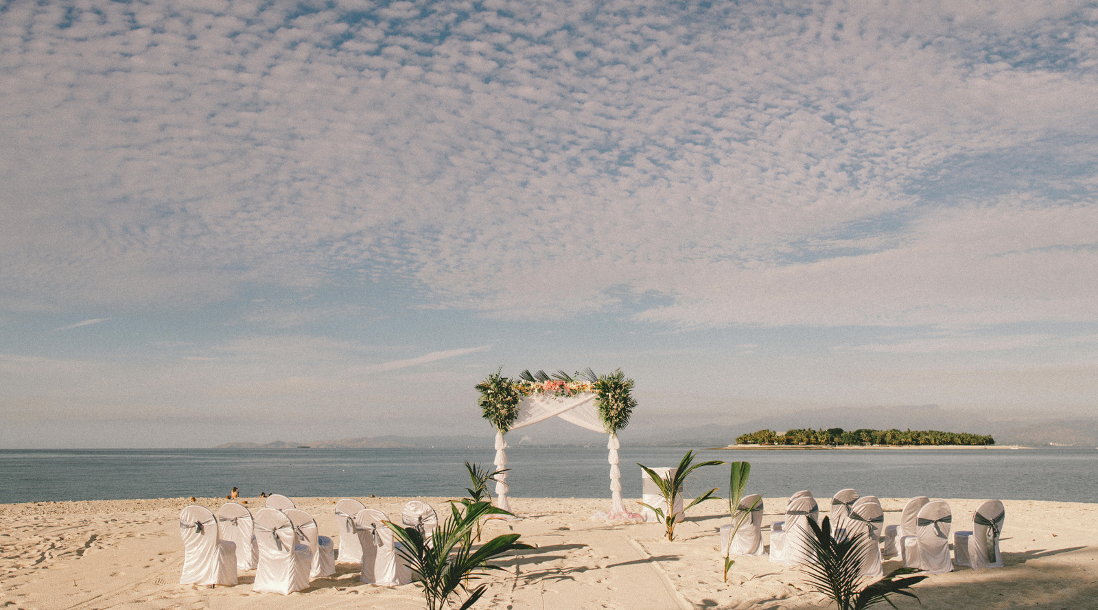 How to Plan a Destination Wedding: Everything You Need to Know