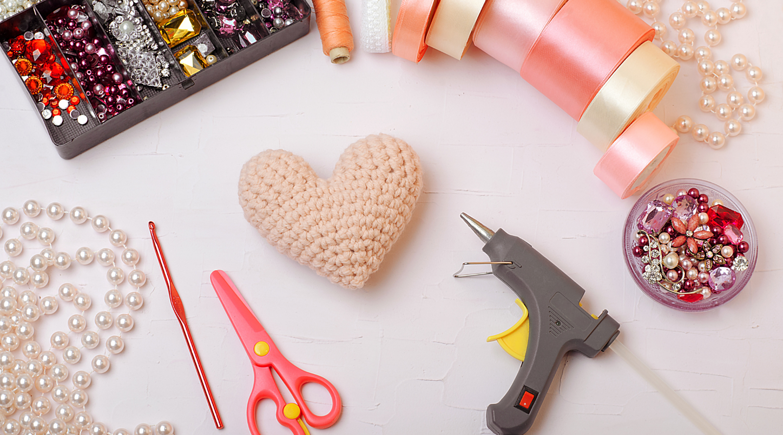 How to Incorporate DIY Elements into Your Wedding Decor